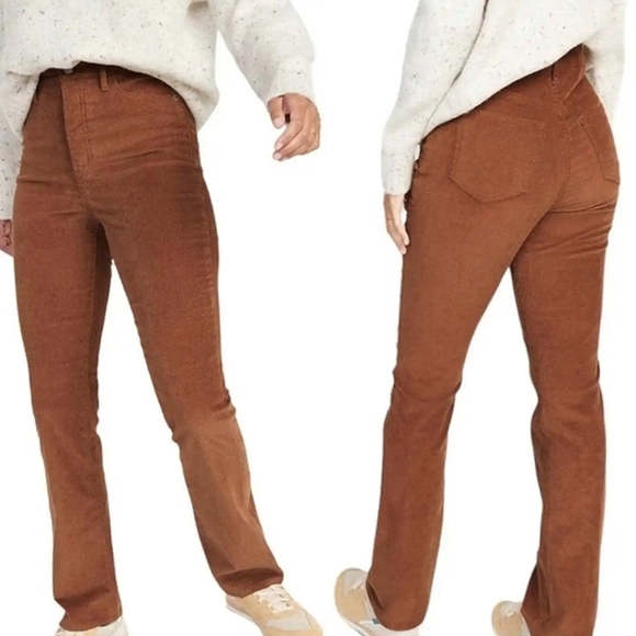 22 - Old Navy | Extra High-Waisted Kicker Corduroy Boot-Cut Pants - Picture 2 of 8